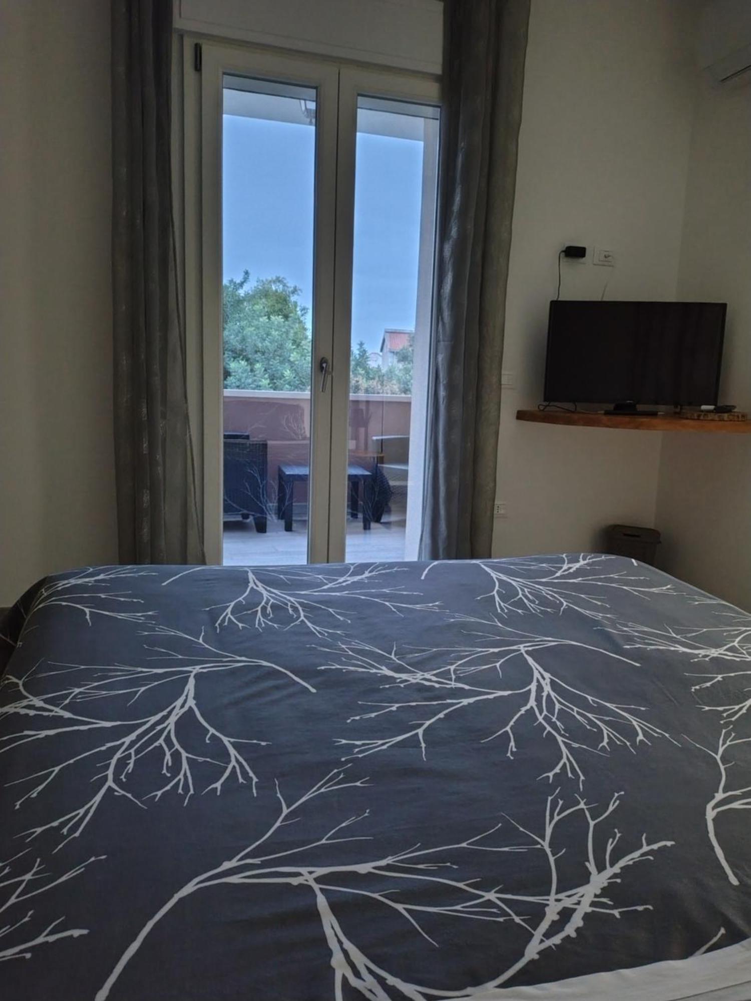 Stasonis Hotel Quartu SantʼElena Екстериор снимка